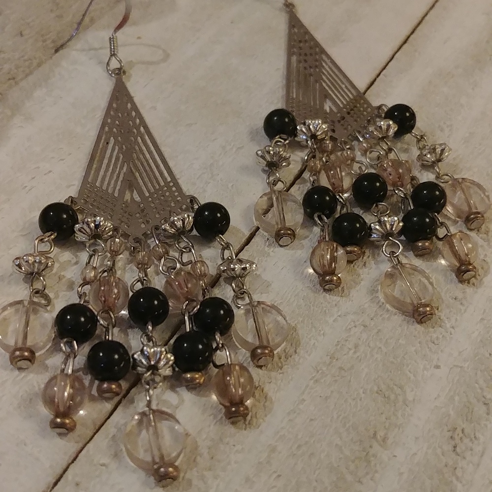 🎉2/$16 Beaded Dangle Earrings Silver Tone with Black and Smokey Taupe Beads